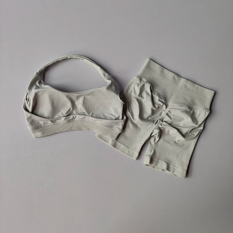 Conjunto Fitness Feminino – Top Halter + Shorts Cintura Alta