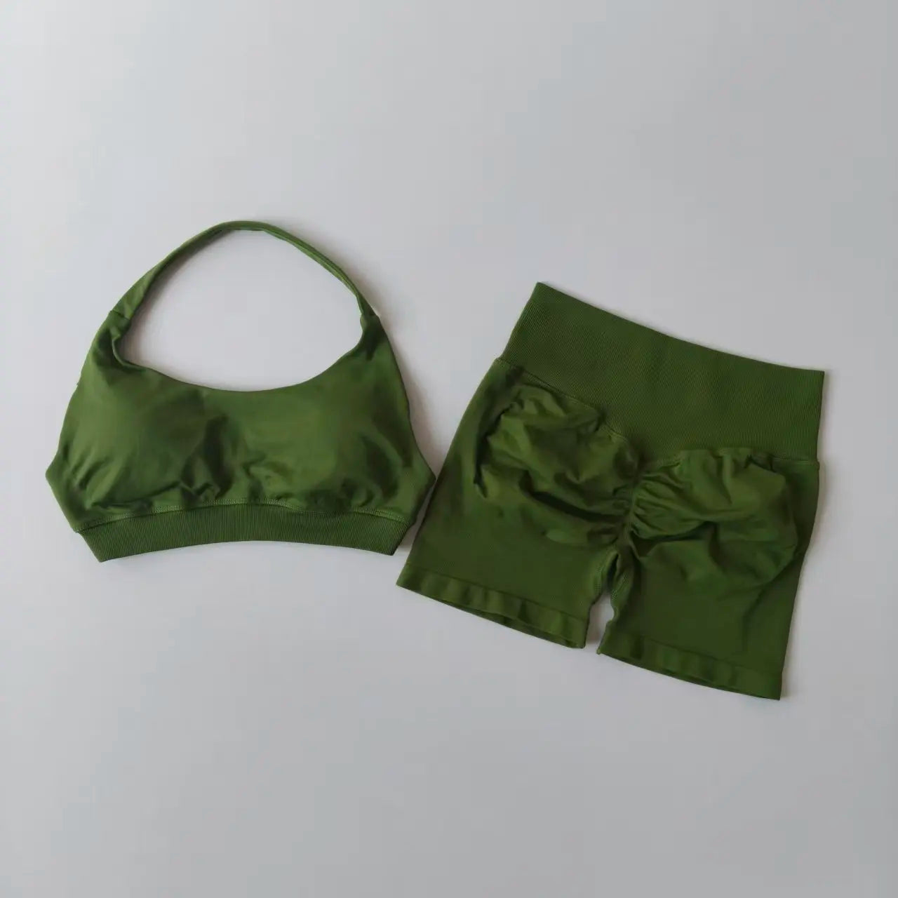 Conjunto Fitness Feminino – Top Halter + Shorts Cintura Alta